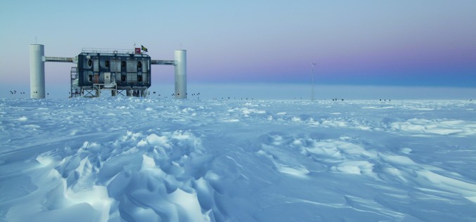 نوترینوهای پرانرژی در رصدخانه‌ی IceCube