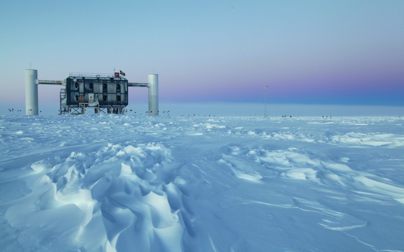 نوترینوهای پرانرژی در رصدخانه‌ی IceCube