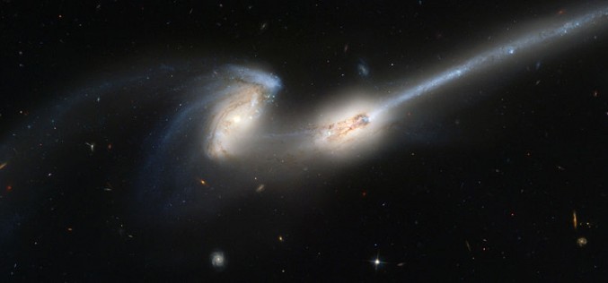 تاثیر برخوردهای پرانرژی در شکل‌گیری میله کهکشان‌ها