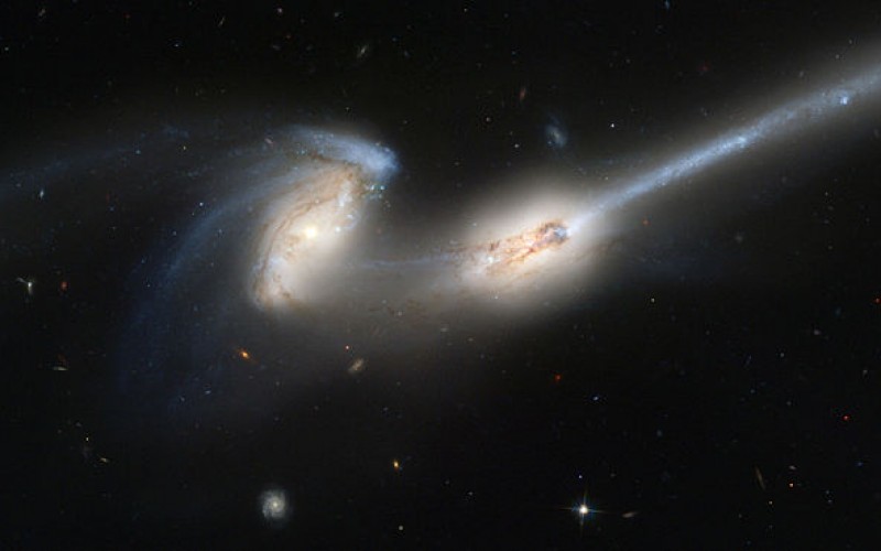 تاثیر برخوردهای پرانرژی در شکل‌گیری میله کهکشان‌ها