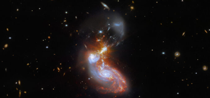 غبار زودرس: ردپای برآمدگی فرابنفش در کهکشانی در سپیده‌دم کیهانی