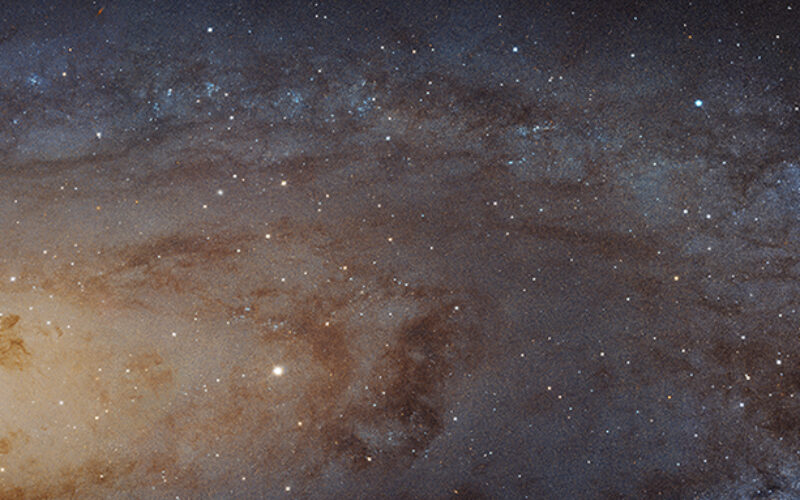 فراوانی نسبی عناصر گوناگون در برآمدگی مرکزی کهکشان آندرومدا